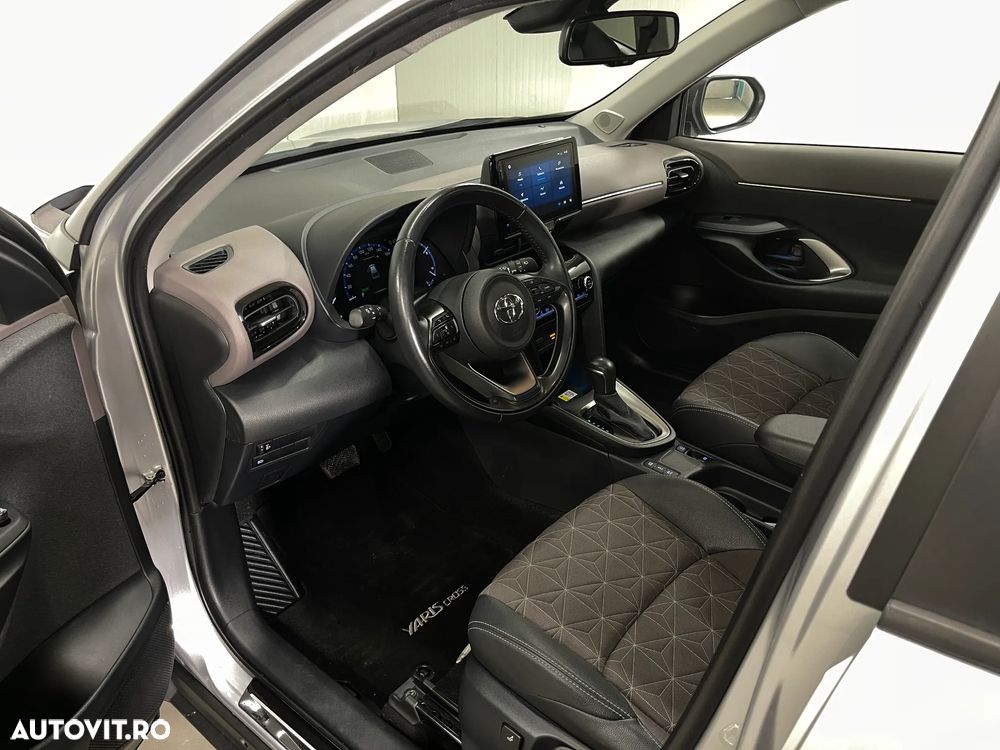 Toyota Yaris Cross 1.5 VVT-i HSD 4x2 Exclusive Elegant - 6