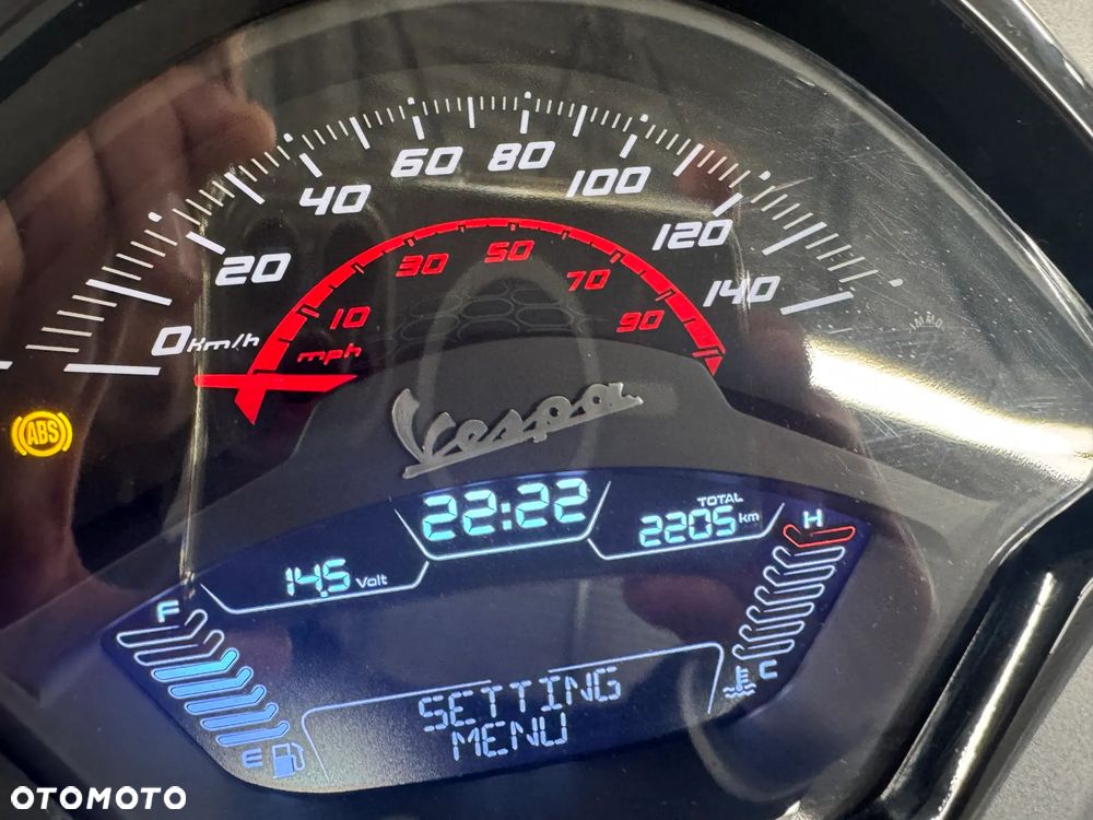 Vespa GTS - 9