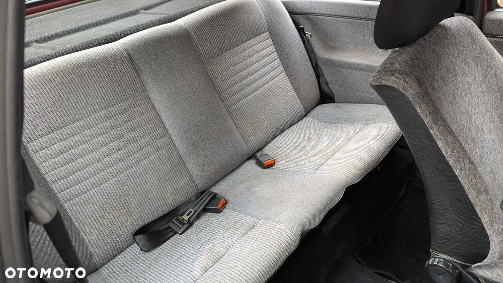 Volkswagen Golf 1.6 CL D - 21