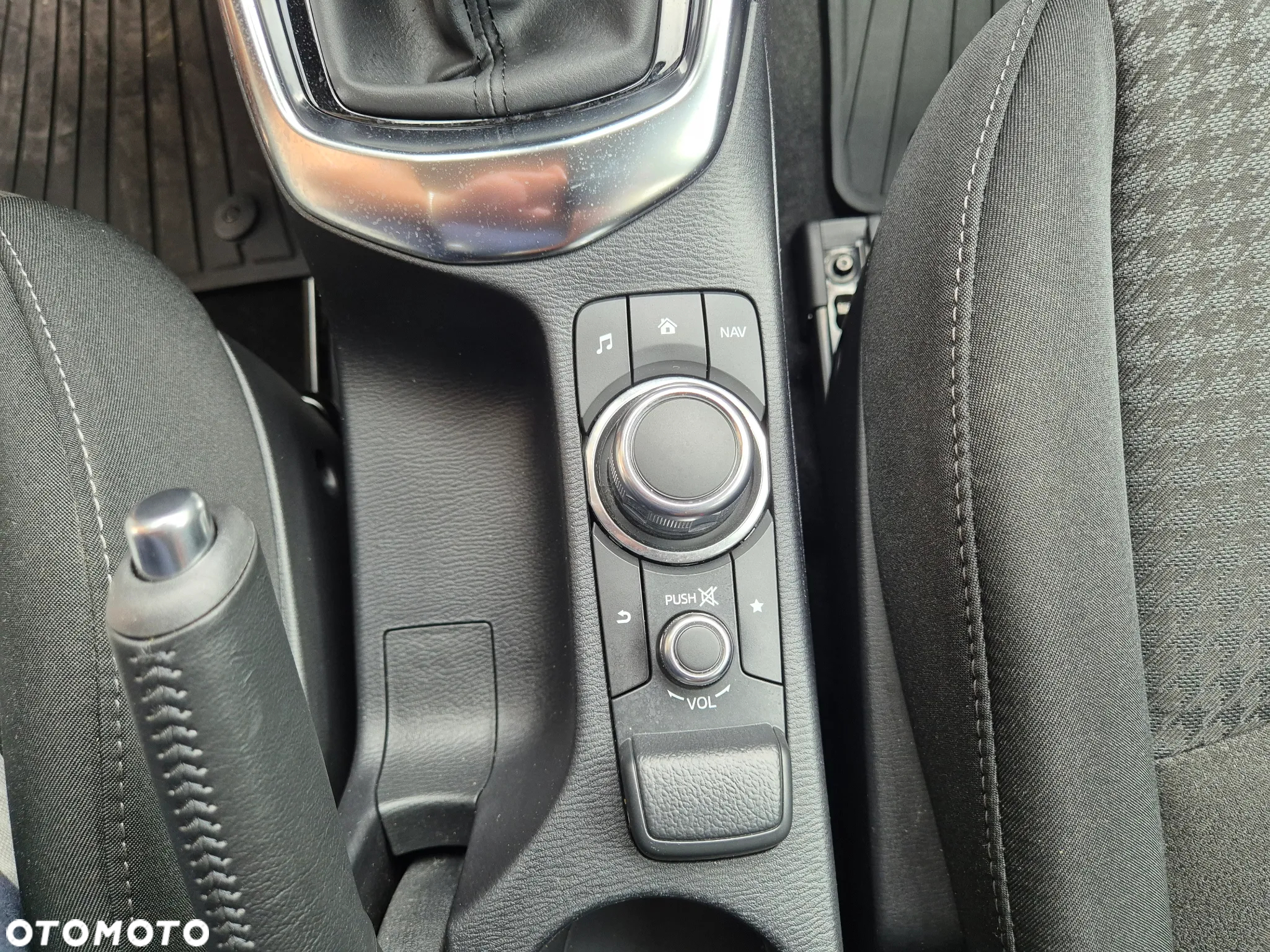 Mazda 2 SKYACTIV-G 90 White Edition - 19
