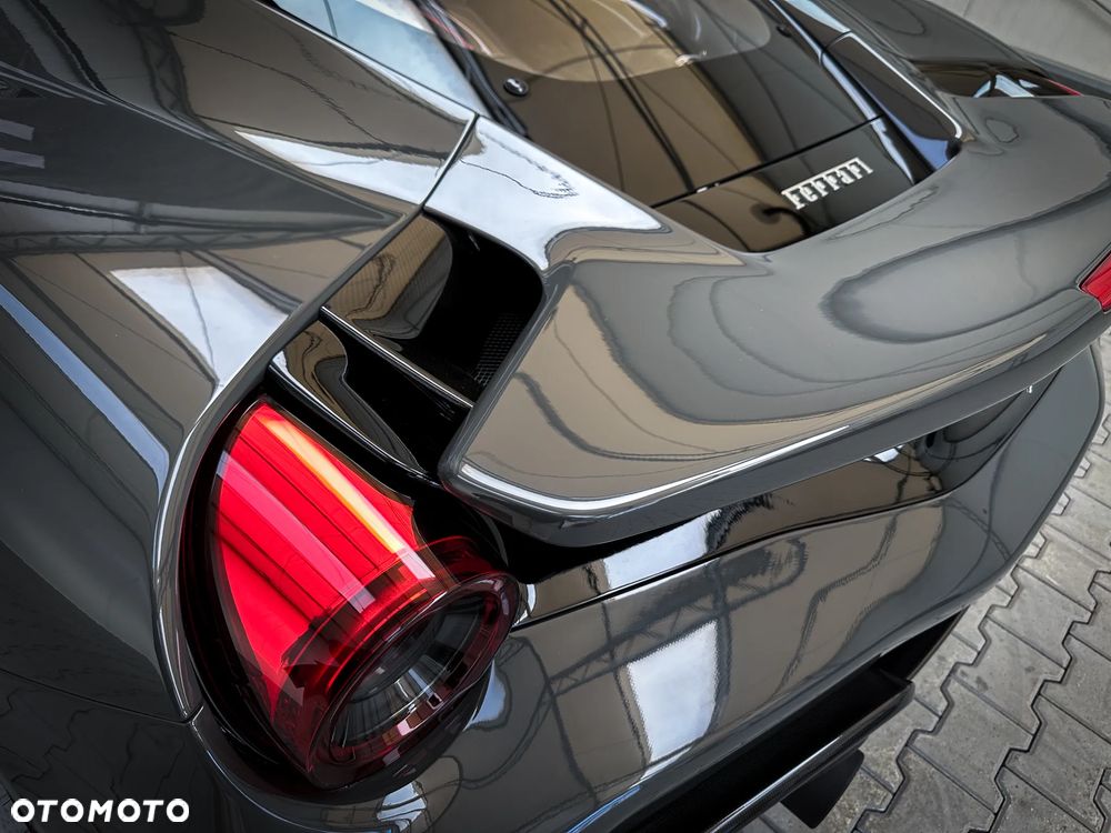 Ferrari 488 Pista - 17