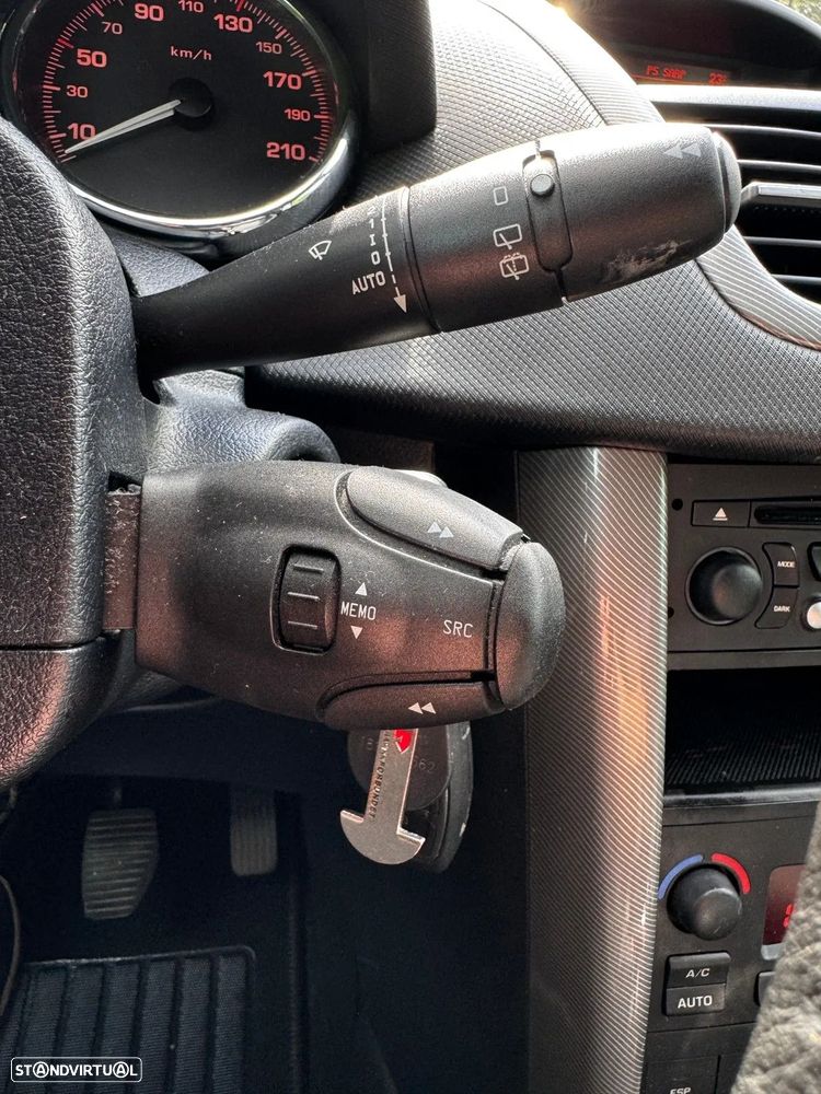 Peugeot 207 - 7