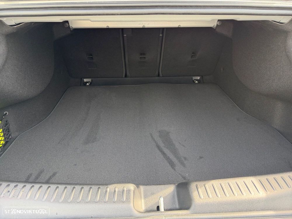 Mercedes-Benz CLA 220 - 12