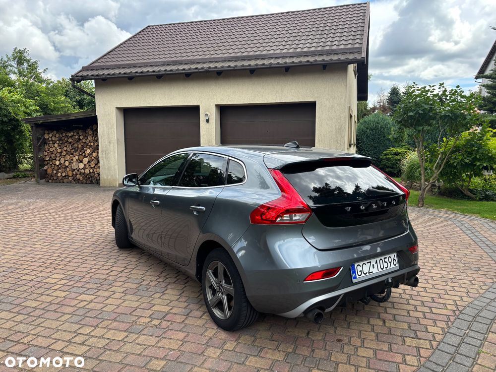 Volvo V40 D4 Drive-E R-Design Momentum - 4