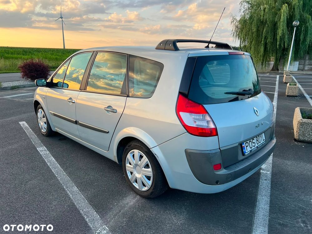 Renault Scenic 1.9 dCi Avantage - 8