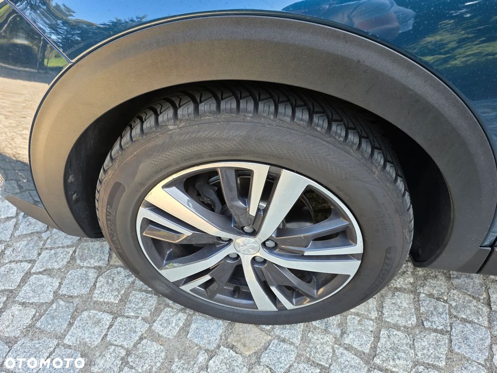 Peugeot 5008 1.5 BlueHDi Allure S&S - 25