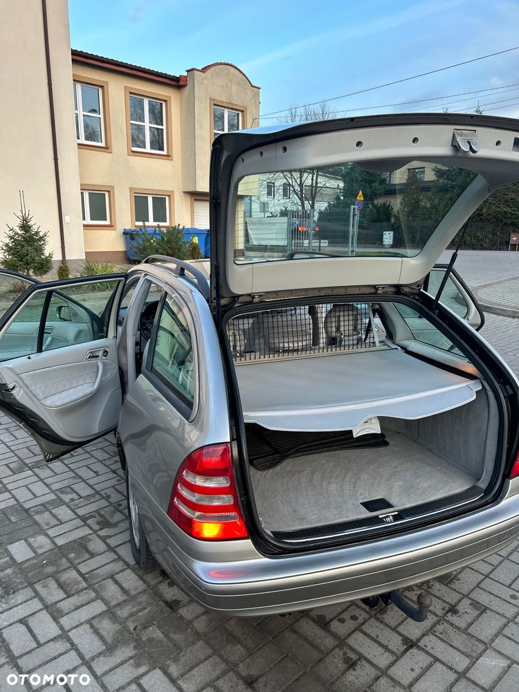 Mercedes-Benz Klasa C 200 T CDI Classic - 10