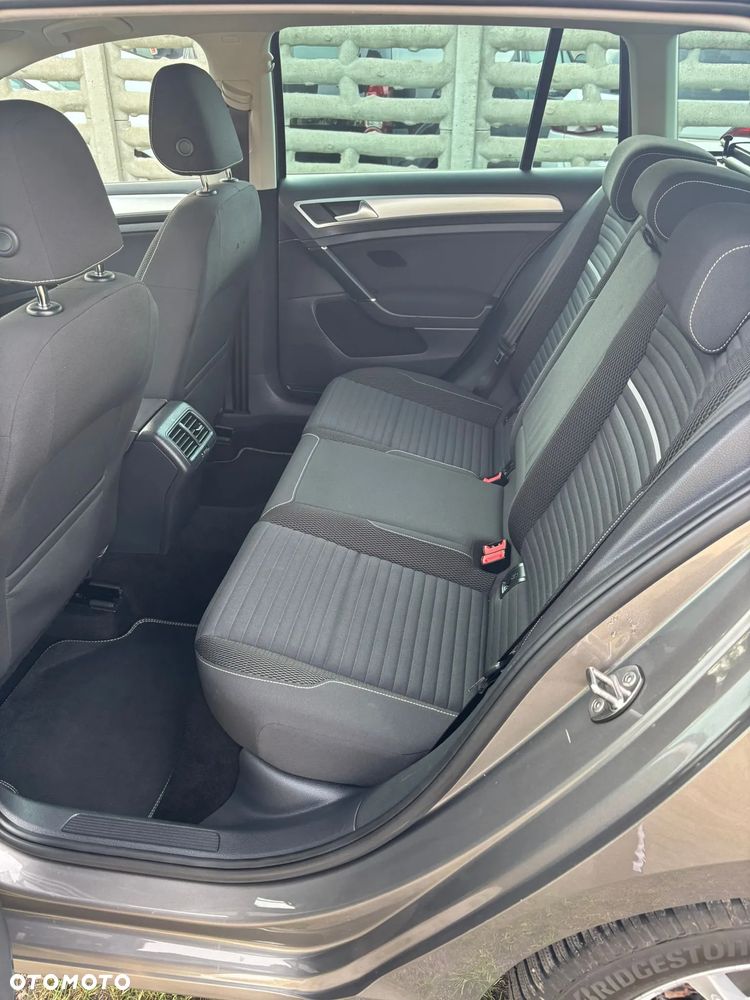 Volkswagen Golf 2.0 BlueTDI DSG Cup - 17