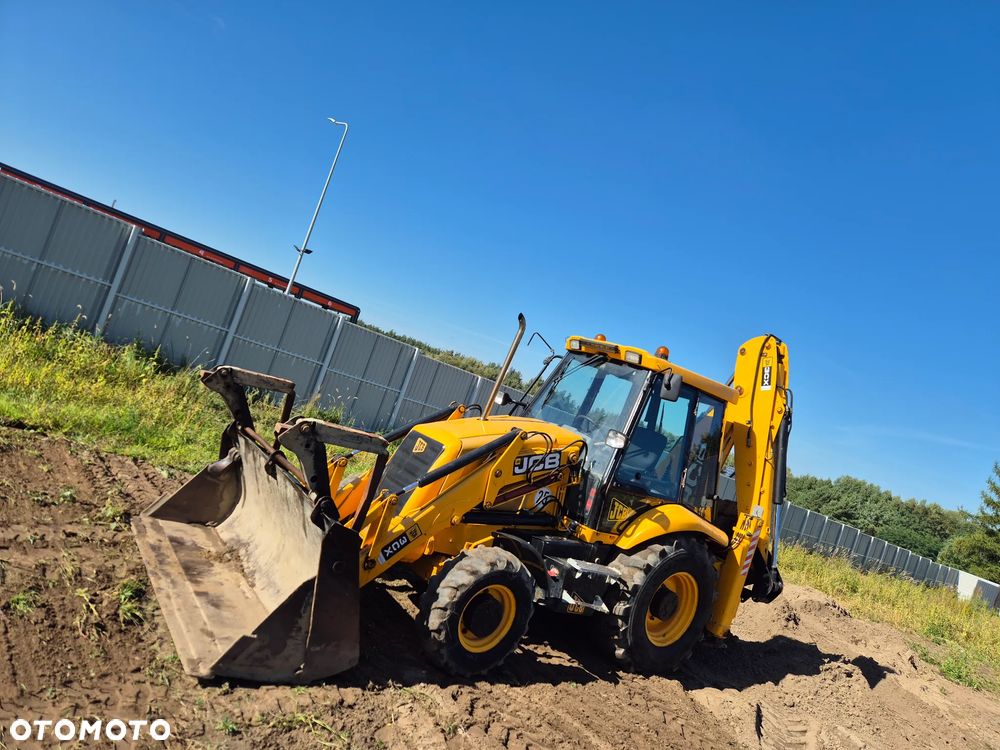 JCB 3cx 4x4 - 1