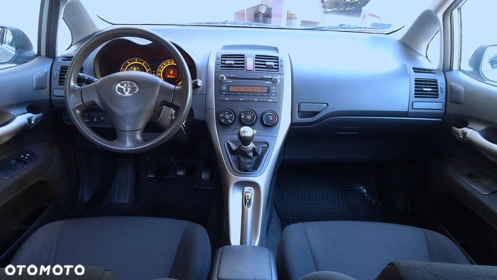 Toyota Auris 1.4 D-4D Terra - 7