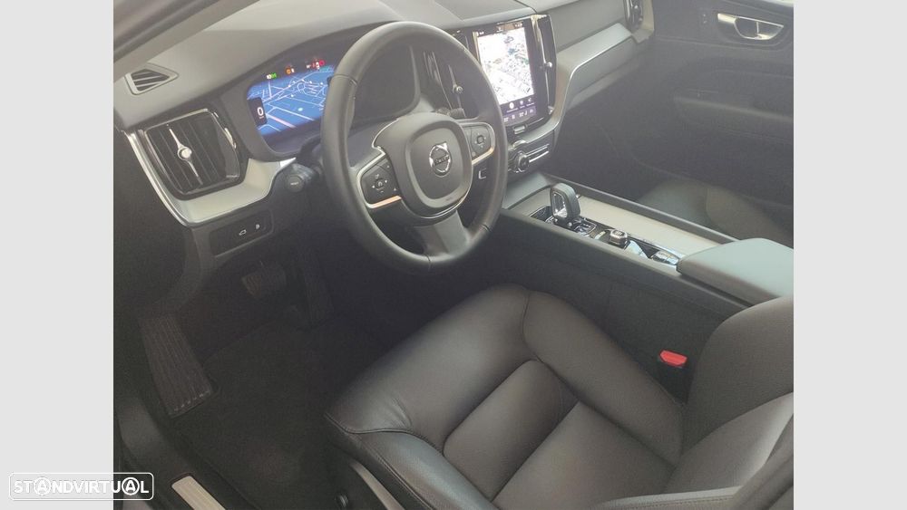 Volvo XC 60 2.0 T6 PHEV Core AWD — fotografia 13