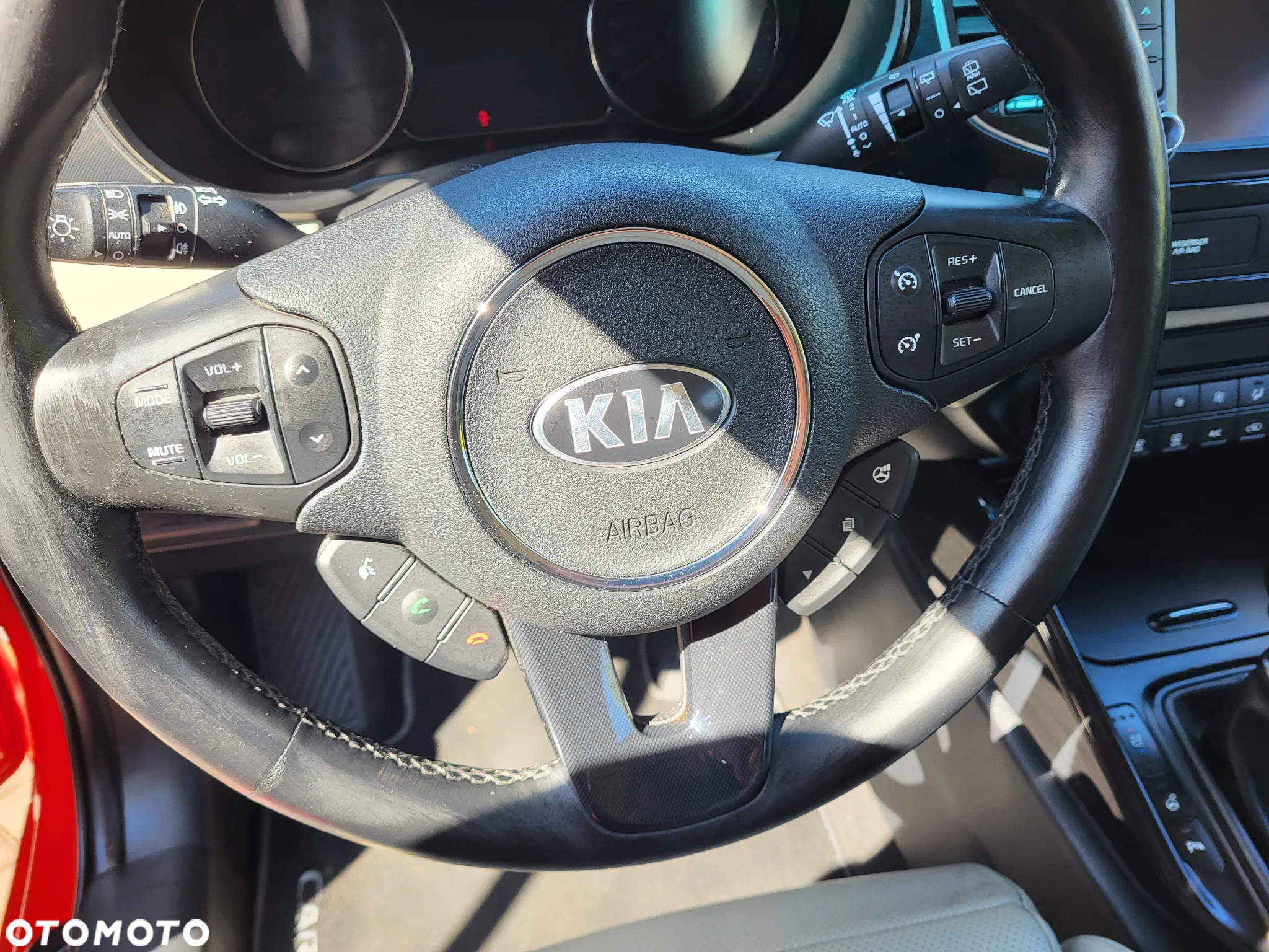 Kia Carens 1.7 CRDi Vision - 24