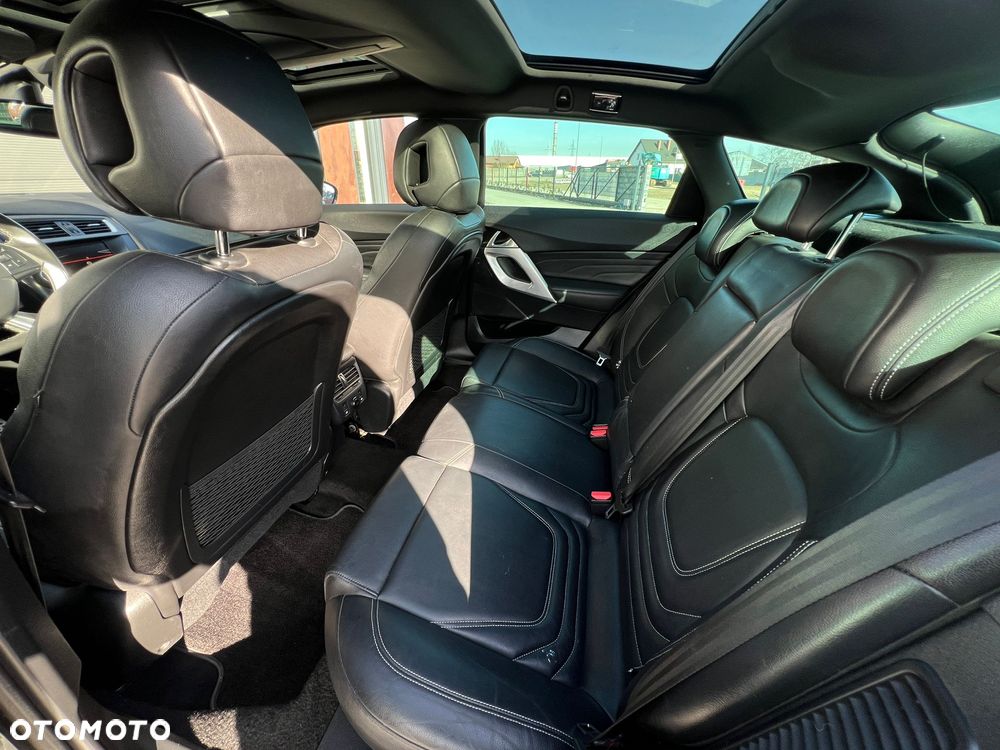 Citroën DS5 Hybrid4 EGS6 SportChic - 36