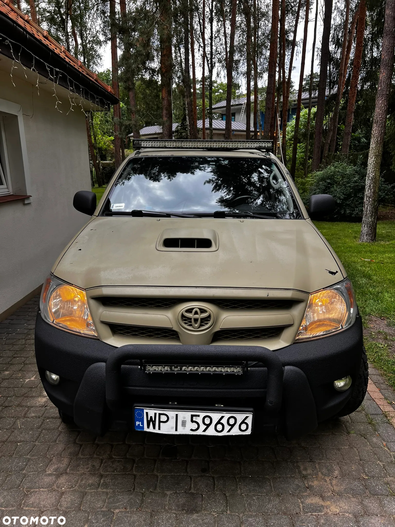 Toyota Hilux - 20