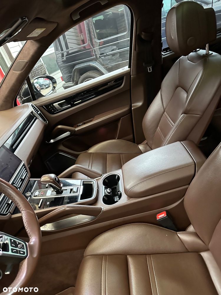 Porsche Cayenne Turbo - 4