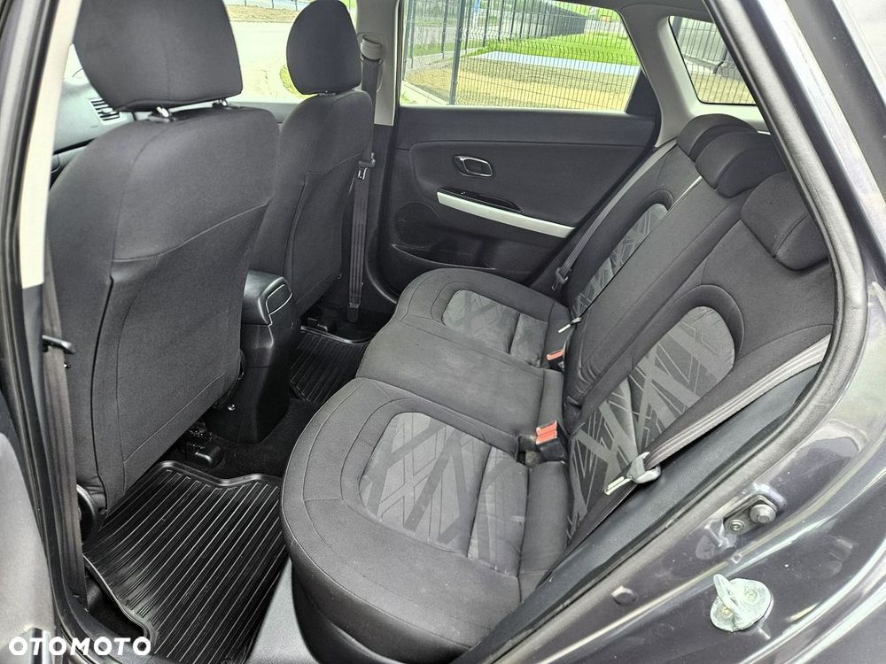 Kia Ceed 1.6 CRDi 128 Dream-Team Edition - 24