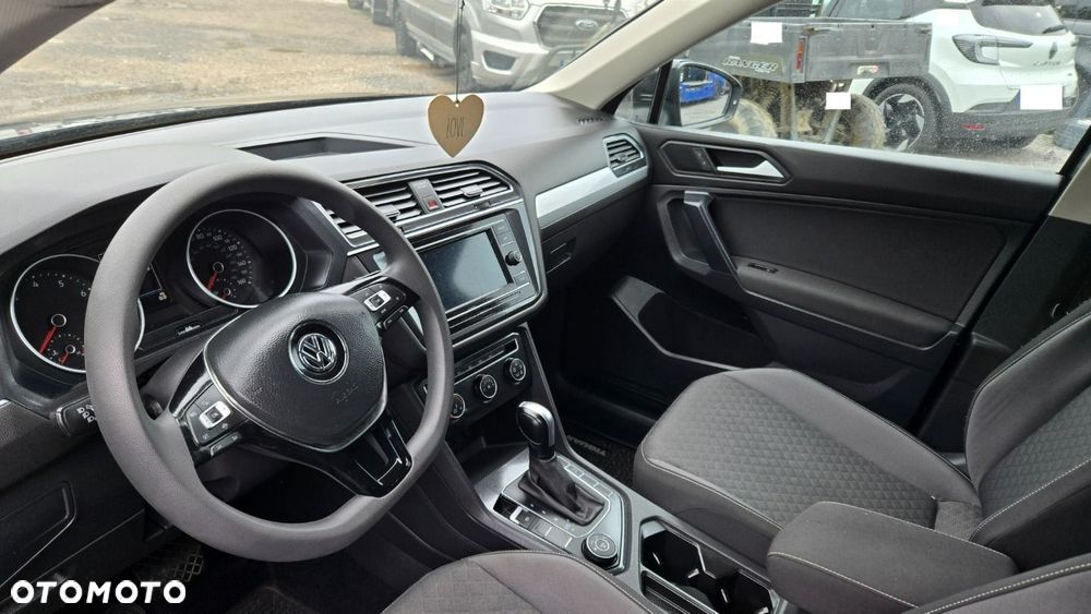 Volkswagen Tiguan - 24