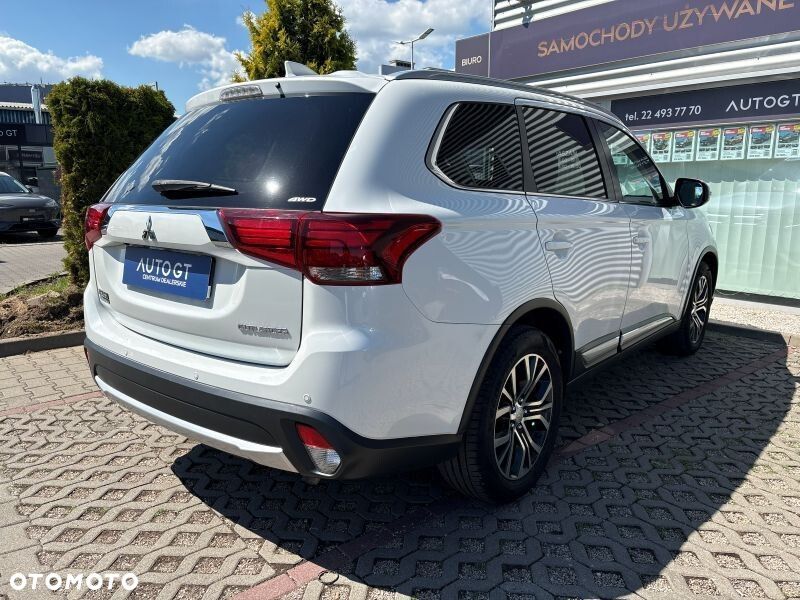 Mitsubishi Outlander 2.0 Instyle + 4WD CVT - 2