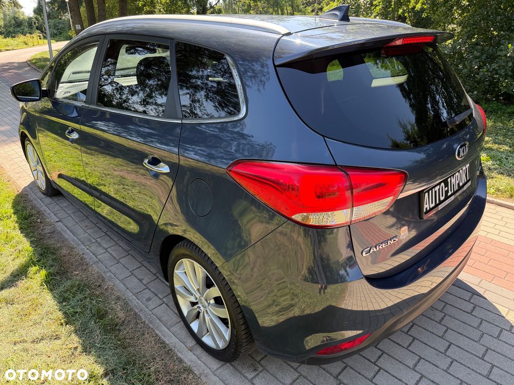 Kia Carens 1.7 CRDi 141 Dream Team Edition - 31