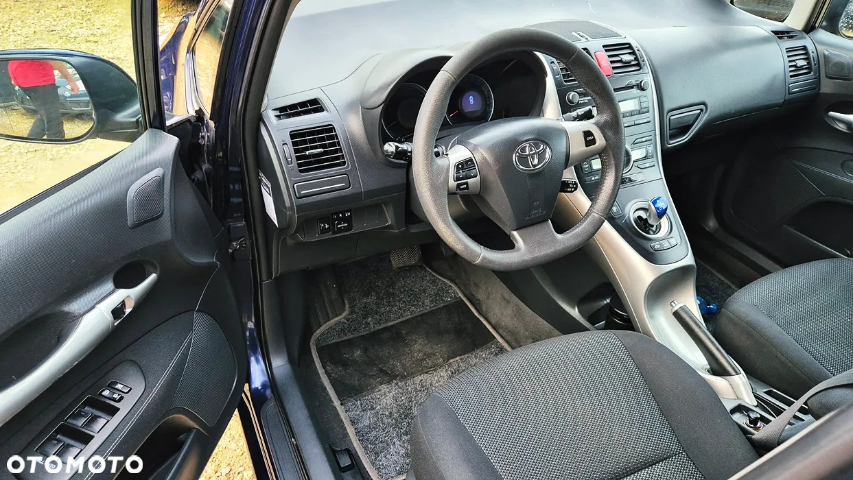 Toyota Auris 1.8 HSD Luna - 32