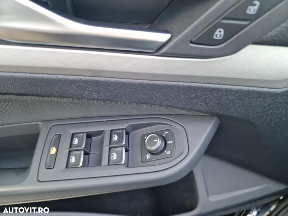 Volkswagen Golf - 10