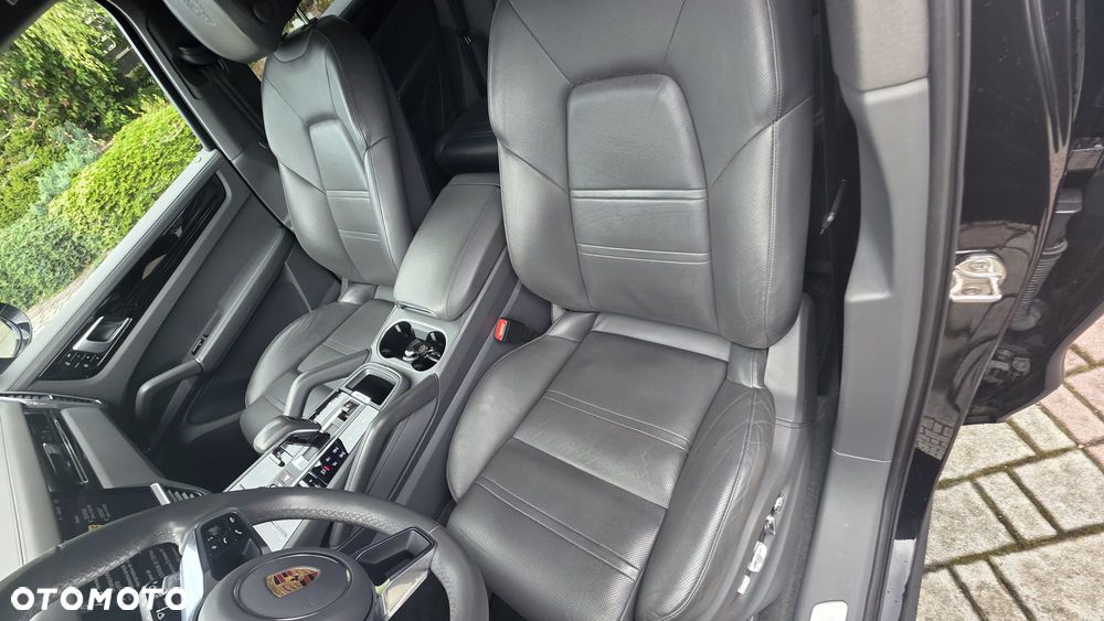 Porsche Cayenne Standard - 9