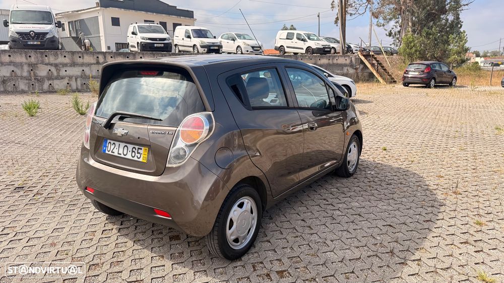 Chevrolet Spark 1.0 L - 5
