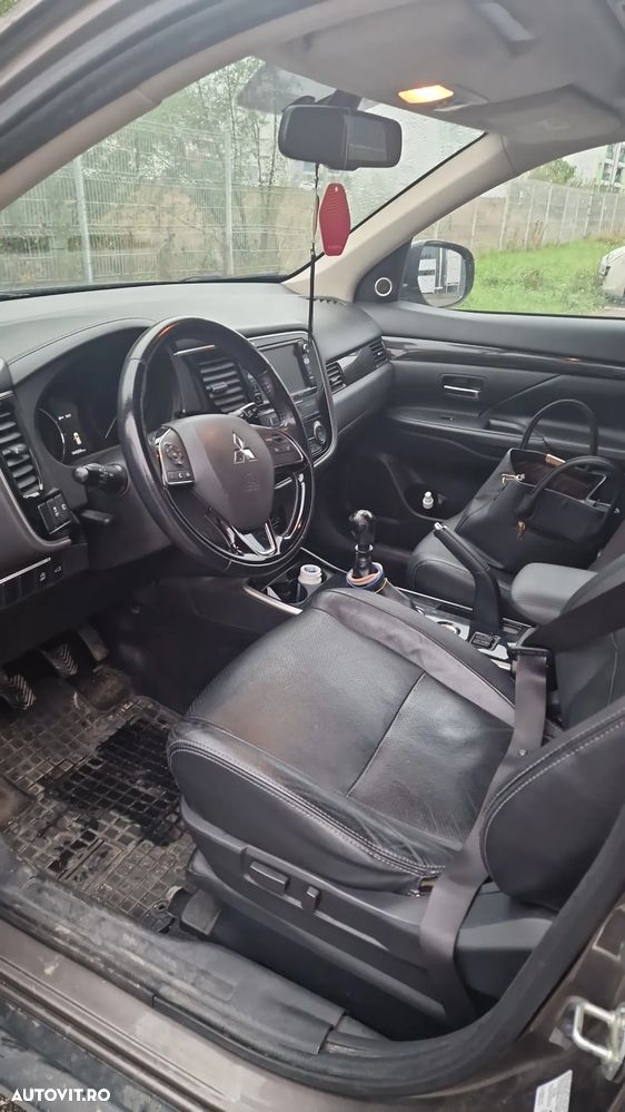 Mitsubishi Outlander 2.2 Litre DI-D AWD Instyle - 6