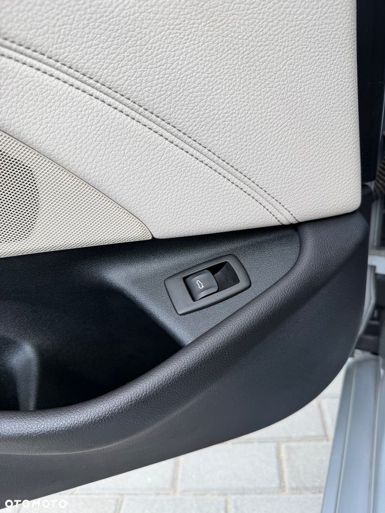 BMW Seria 5 520d Sport Line - 16