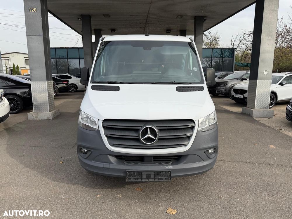 Mercedes-Benz Sprinter - 2