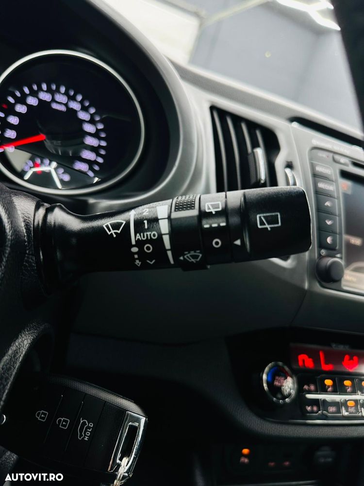 Kia Sportage 1.7 CRDI 2WD Dream-Team Edition - 30