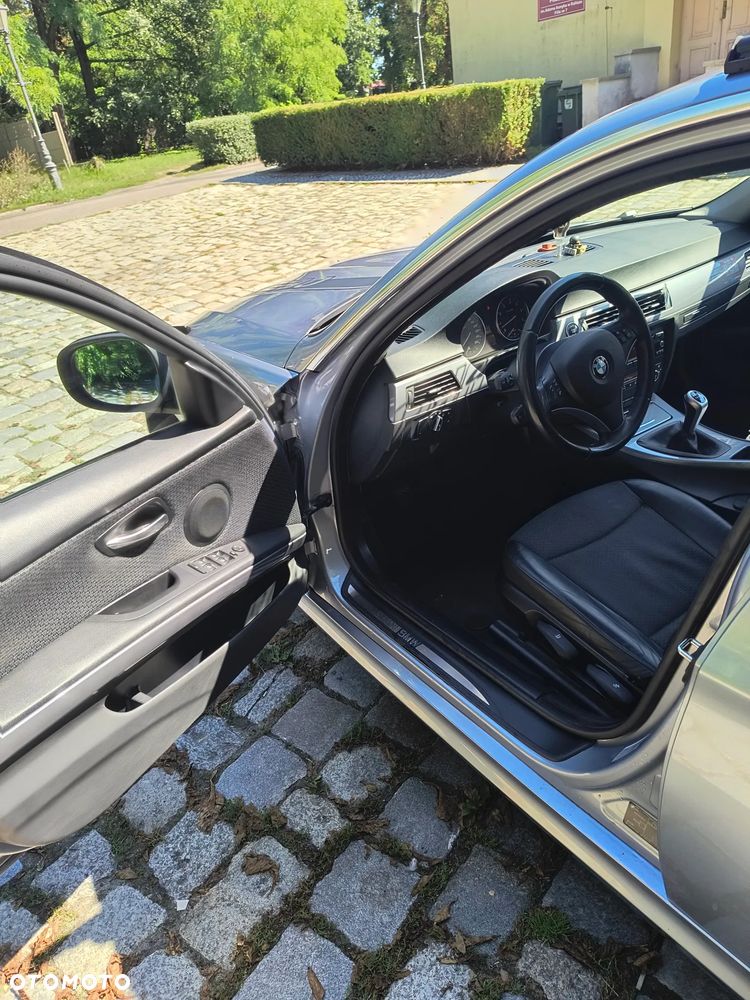BMW Seria 3 325i - 20