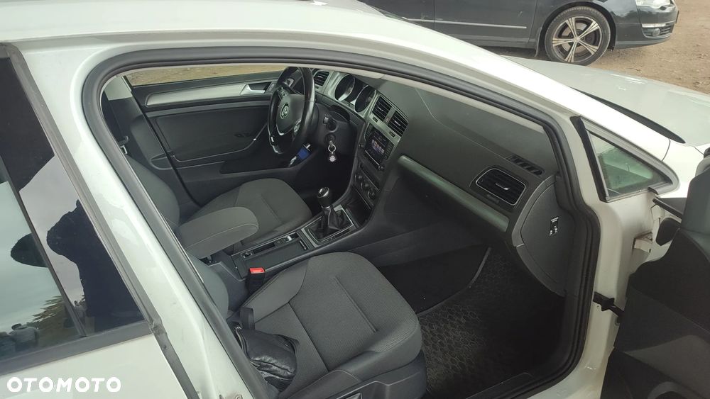 Volkswagen Golf VII 1.2 TSI BMT Comfortline - 28