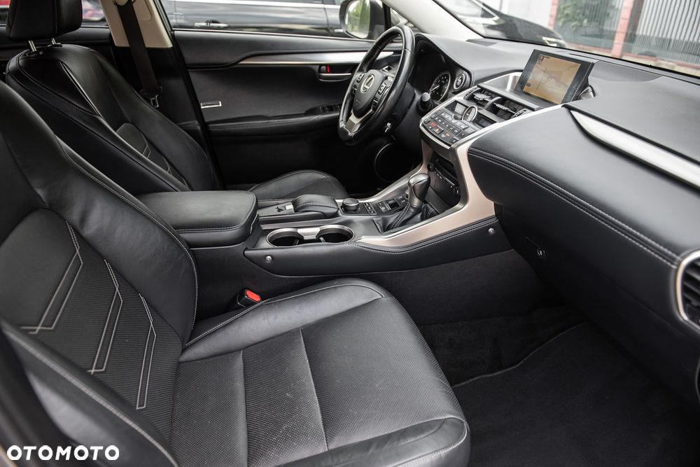 Lexus NX 300h Prestige AWD - 30
