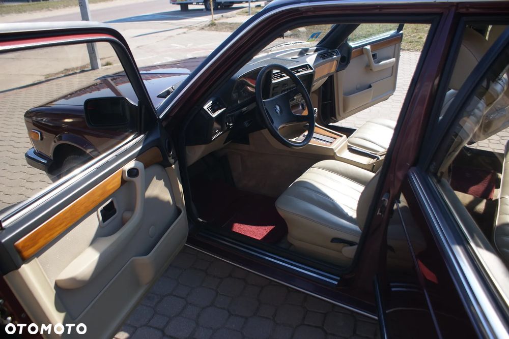 BMW Seria 7 - 12