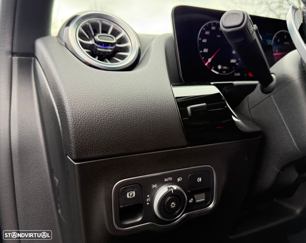 Mercedes-Benz GLA 180 d AMG Line - 13