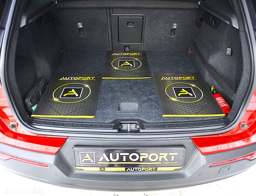 Volvo XC 40 D3 AWD Momentum Pro - 37