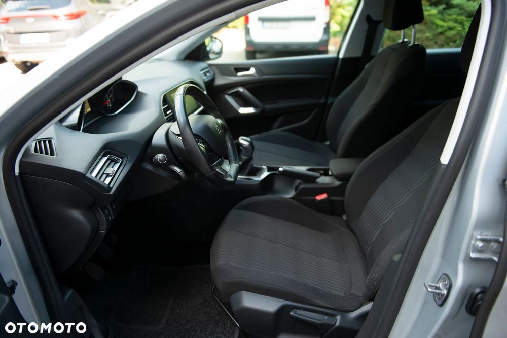 Peugeot 308 1.2 PureTech Access EU6 - 16