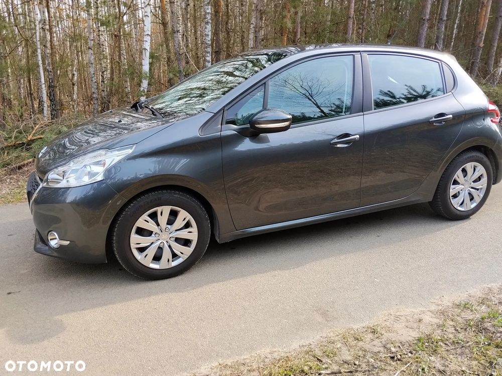 Peugeot 208 - 3