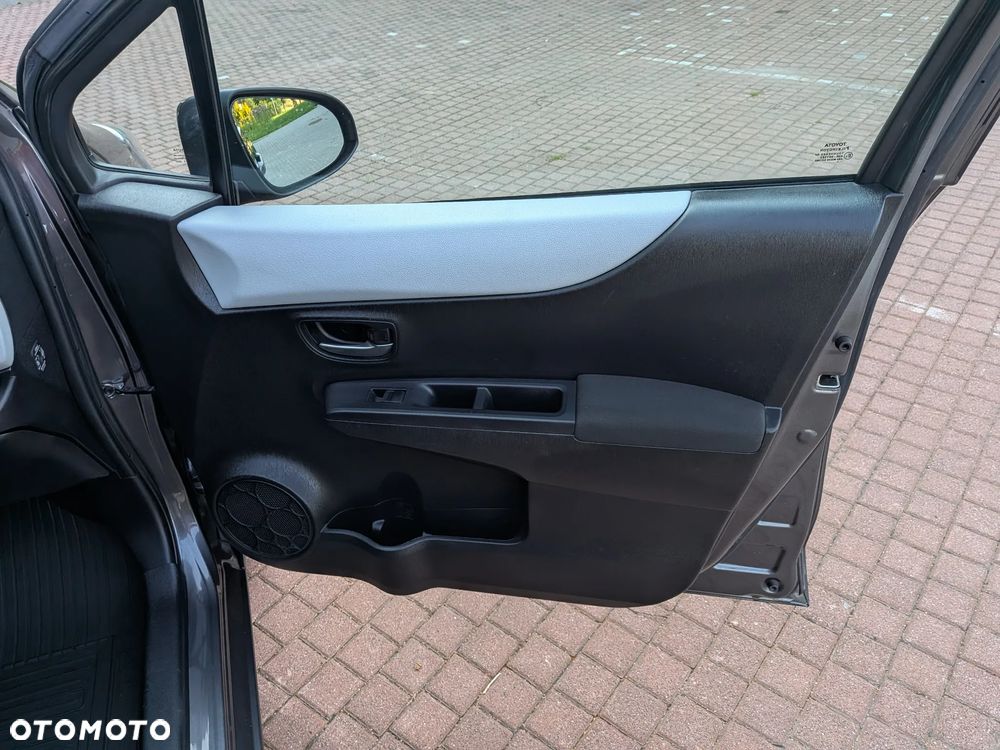 Toyota Yaris Hybrid 100 Premium - 15