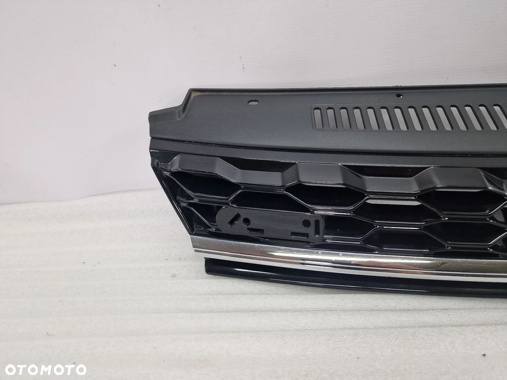 VW GOLF VII 7 LIFT GTI / R-LINE 16- ATRAPA / GRILL PRZEDNI PRZÓD , NR 5G0853653S , NR AUKCJI GR214 - 5