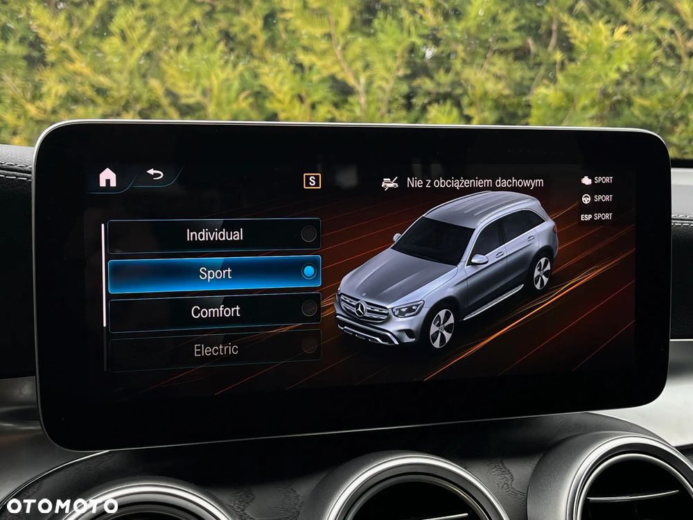 Mercedes-Benz GLC 300 e 4-Matic - 31