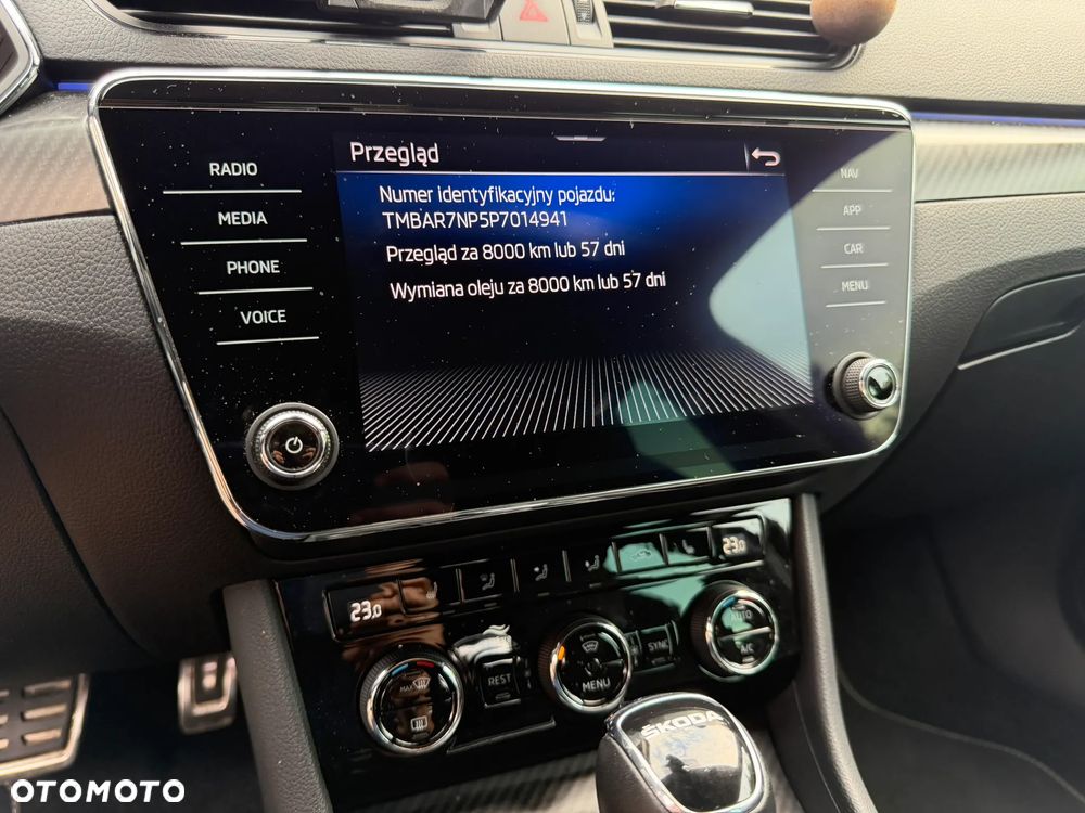 Skoda Superb 2.0 TDI DSG Sportline - 14