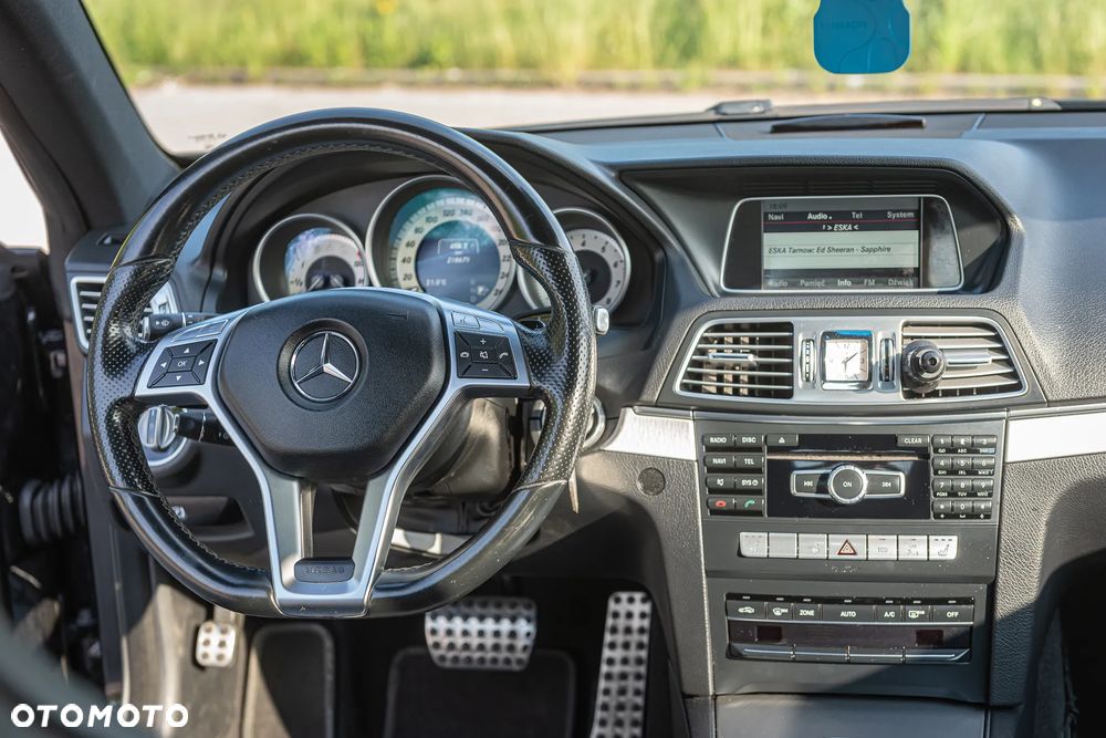 Mercedes-Benz Klasa E 200 4-Matic 9G-TRONIC - 22