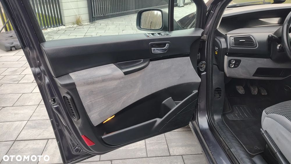 Citroën C8 2.0 16V Confort - 30