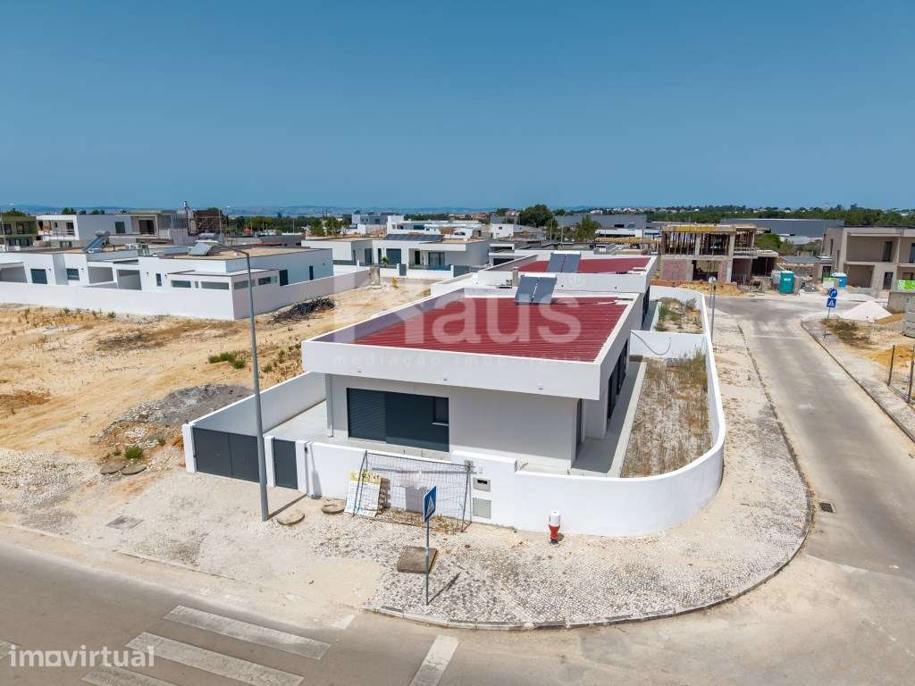 Moradia T4 isolada na Quinta do Anjo - Grande imagem: 2/35