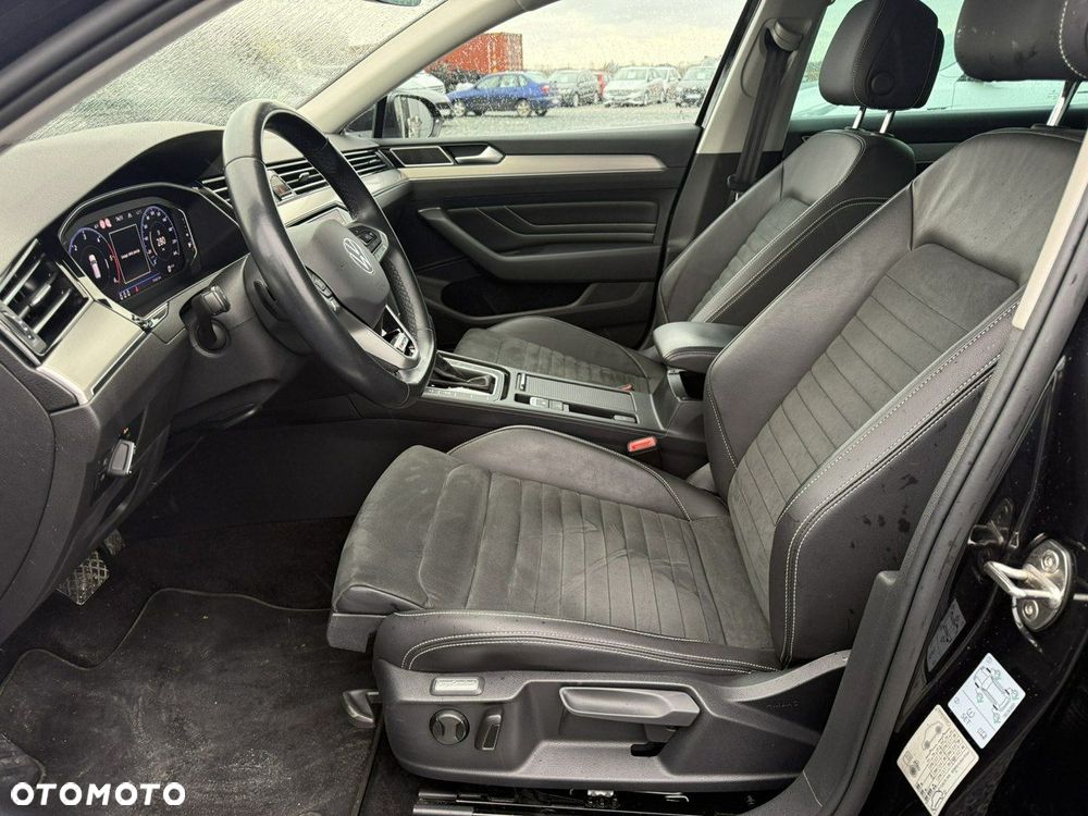 Volkswagen Passat - 11