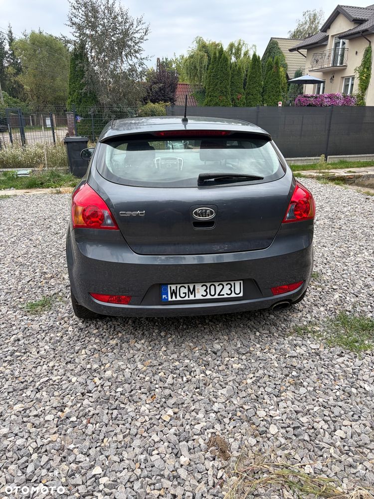 Kia Proceed 2010 photo 5