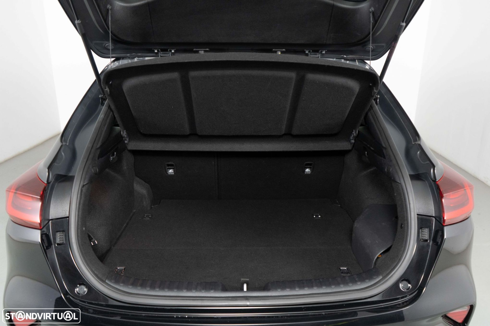 Kia XCeed 1.6 GDi PHEV Drive - 13