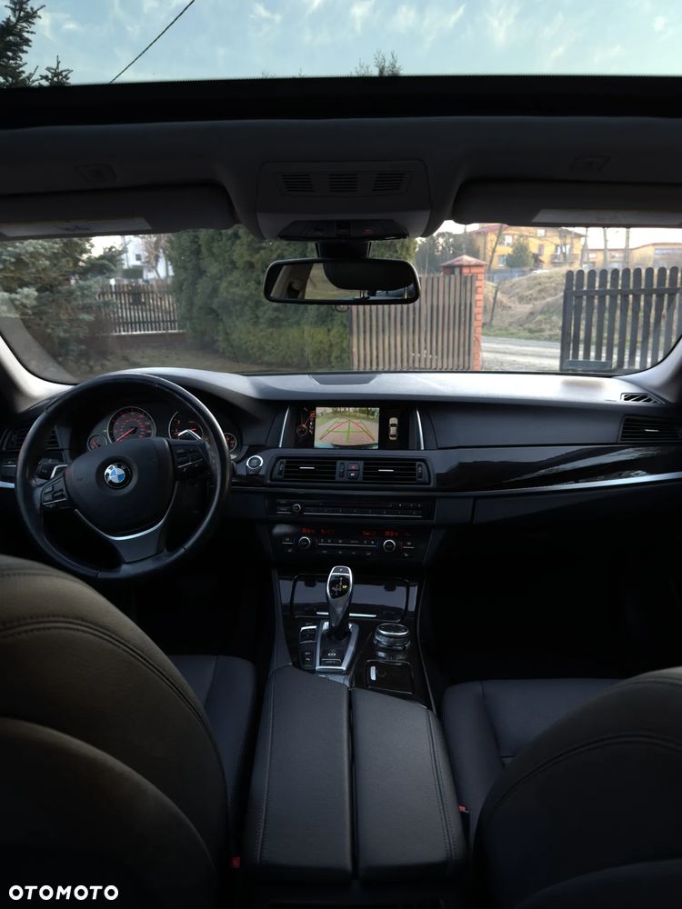 BMW Seria 5 528i xDrive - 22